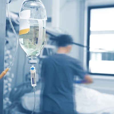 Sicurezza e Gestione della Pressione nei Sistemi di Infusione IV Moderni